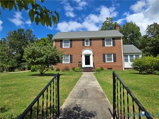 207 Fayette St, Farmville, VA 23901