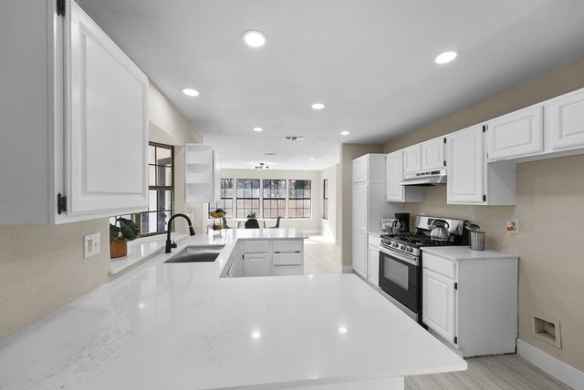 5202 Hollow Bend Lane, Garland, TX 75043