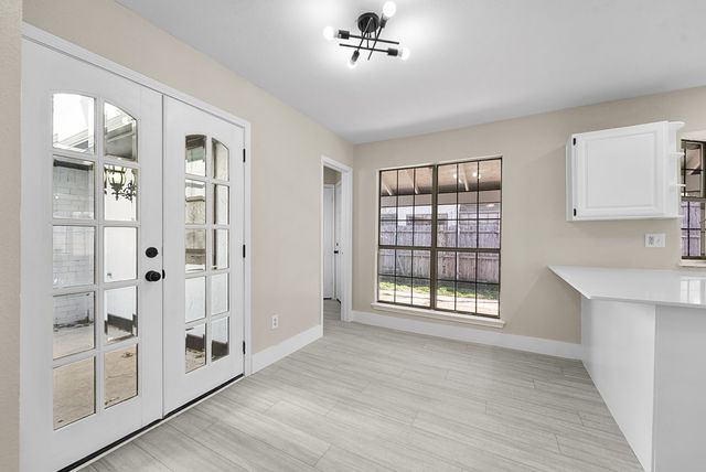 5202 Hollow Bend Lane, Garland, TX 75043