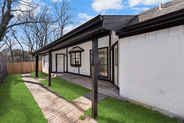 5202 Hollow Bend Lane, Garland, TX 75043