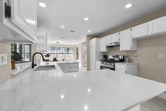 5202 Hollow Bend Lane, Garland, TX 75043