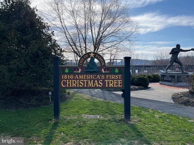 810 PINE ST, Easton, PA 18042