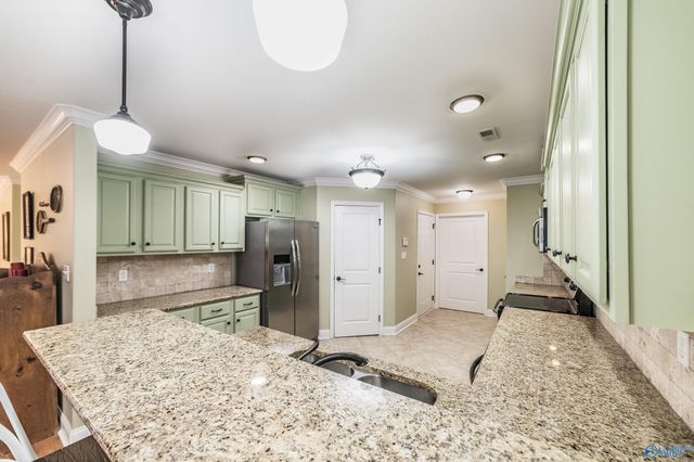 55 Moore Farm Circle NW 55, Huntsville, AL 35806