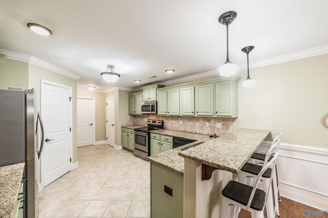 55 Moore Farm Circle NW 55, Huntsville, AL 35806