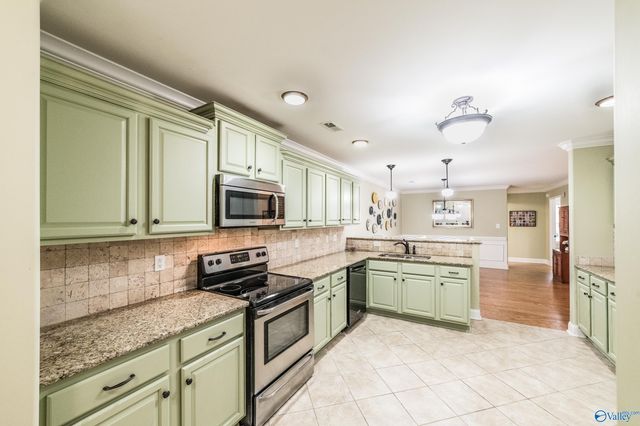 55 Moore Farm Circle NW 55, Huntsville, AL 35806