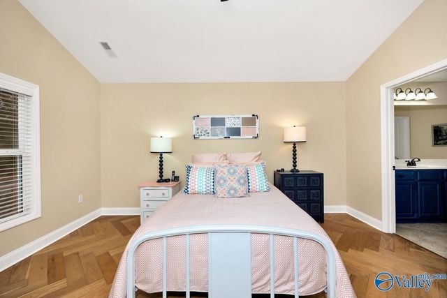 55 Moore Farm Circle NW 55, Huntsville, AL 35806