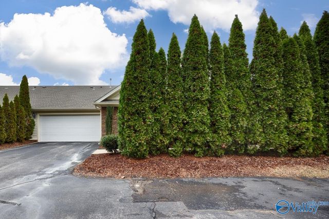 55 Moore Farm Circle NW 55, Huntsville, AL 35806