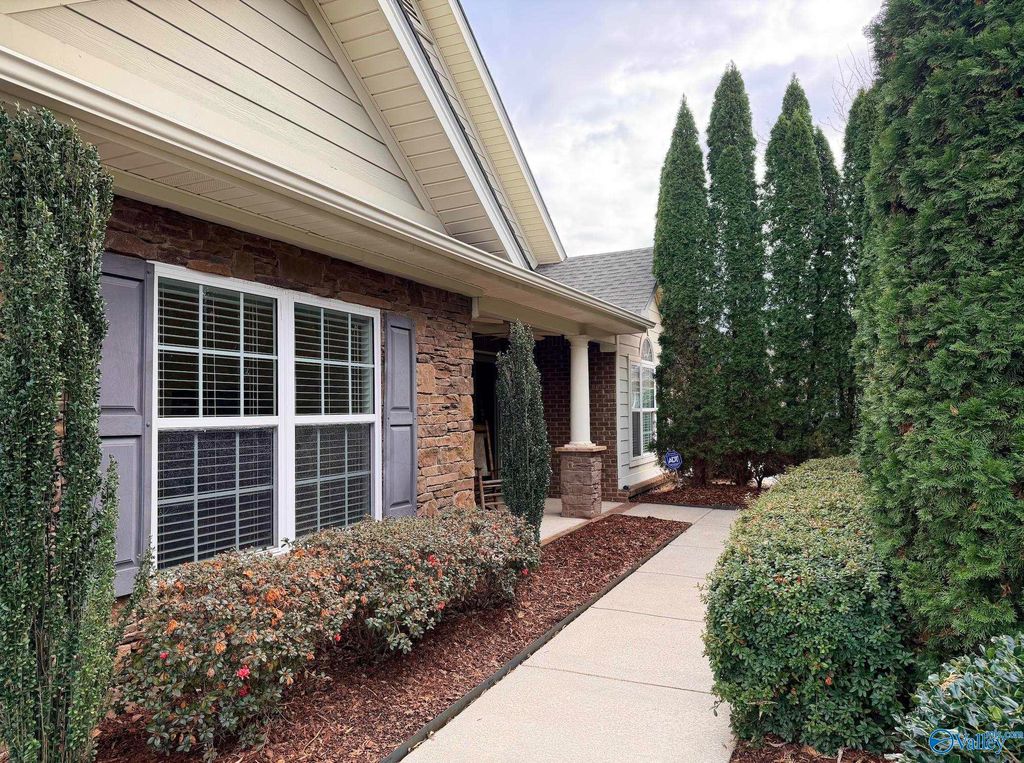 55 Moore Farm Circle NW 55, Huntsville, AL 35806