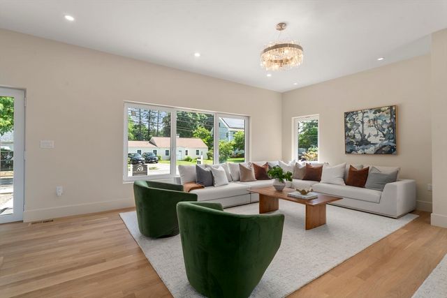 58 Bontempo Rd, Newton, MA 02459