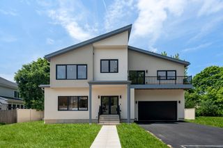 58 Bontempo Rd, Newton, MA 02459
