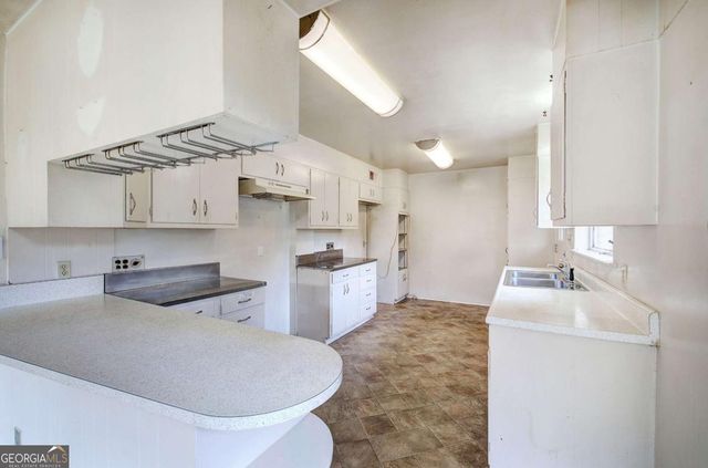 106 Sunset Drive SE, Lindale, GA 30147