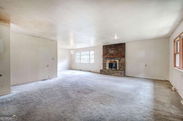 106 Sunset Drive SE, Lindale, GA 30147