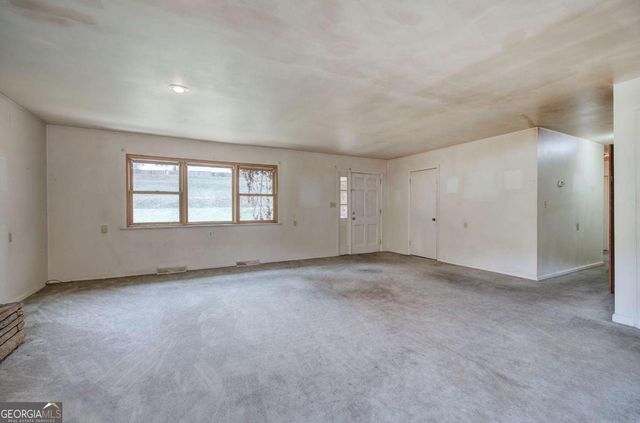 106 Sunset Drive SE, Lindale, GA 30147