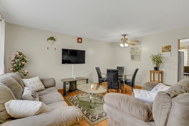 8649 Gregory Lane, Des Plaines, IL 60016