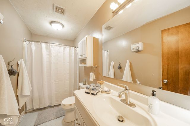 1303 Oakland Drive, Anderson, IN 46012