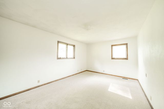 1303 Oakland Drive, Anderson, IN 46012