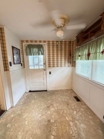 8 Elizabeth Street, Rossville, GA 30741