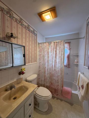 8 Elizabeth Street, Rossville, GA 30741