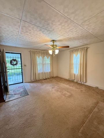8 Elizabeth Street, Rossville, GA 30741