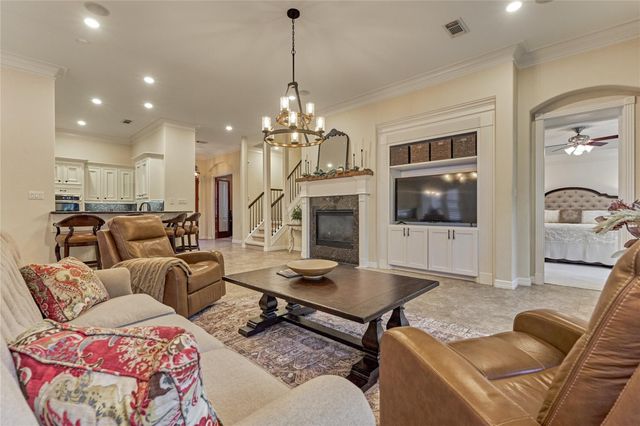 203 Monterrey Road E, Montgomery, TX 77356