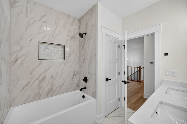 255 NW Woodmoor Drive, Waukee, IA 50263