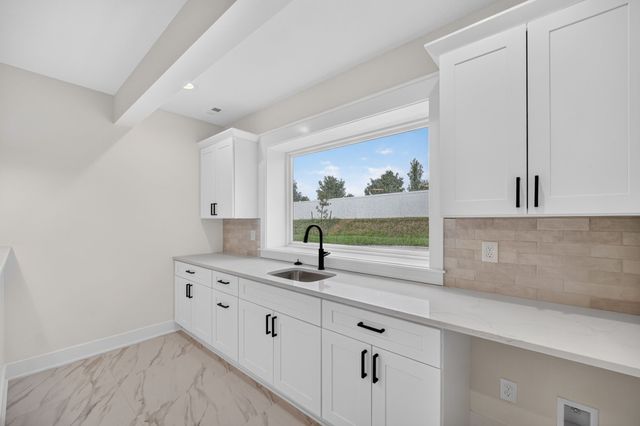255 NW Woodmoor Drive, Waukee, IA 50263
