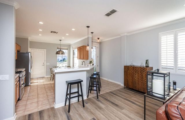 1410 Periwinkle Ln, Lincoln, CA 95648