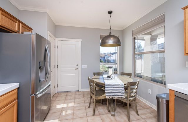 1410 Periwinkle Ln, Lincoln, CA 95648