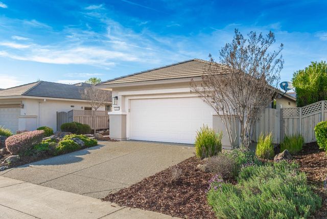 1410 Periwinkle Ln, Lincoln, CA 95648