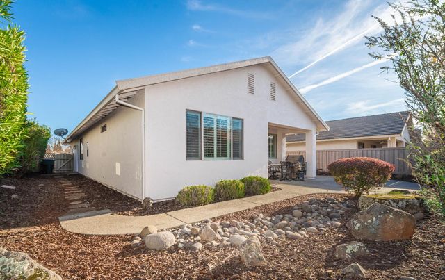 1410 Periwinkle Ln, Lincoln, CA 95648
