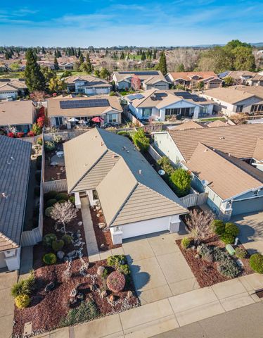 1410 Periwinkle Ln, Lincoln, CA 95648