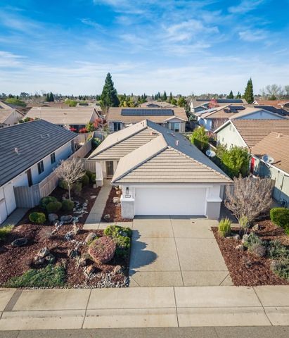 1410 Periwinkle Ln, Lincoln, CA 95648