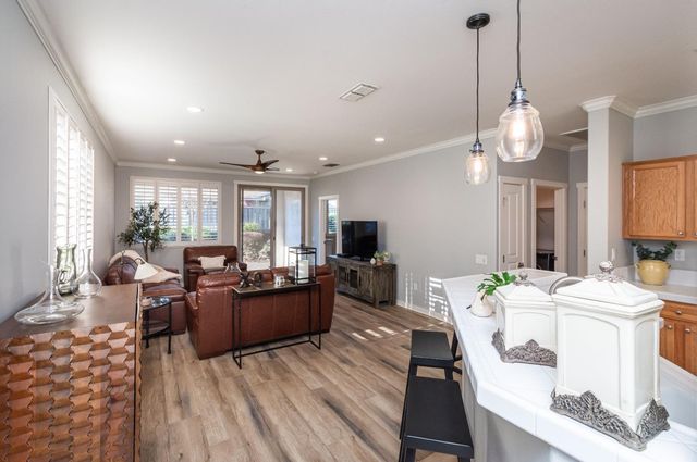 1410 Periwinkle Ln, Lincoln, CA 95648