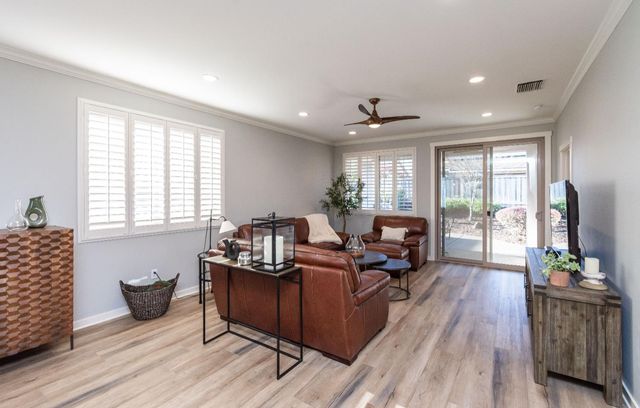 1410 Periwinkle Ln, Lincoln, CA 95648