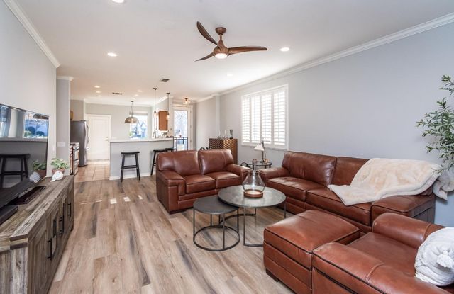 1410 Periwinkle Ln, Lincoln, CA 95648