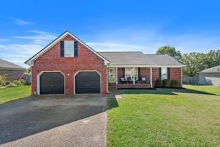 649 Woodburn Dr, Smyrna, TN 37167