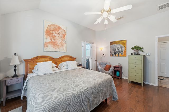 816 W Lonesome Dove Trail, Arlington, TX 76001