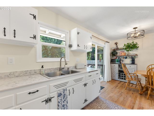 203 ELURIA St, Oregon City, OR 97045