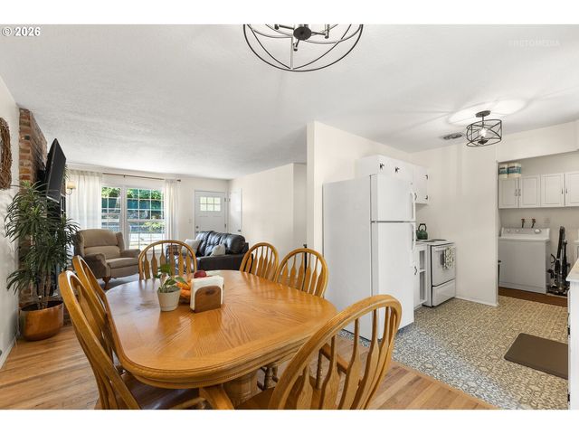 203 ELURIA St, Oregon City, OR 97045