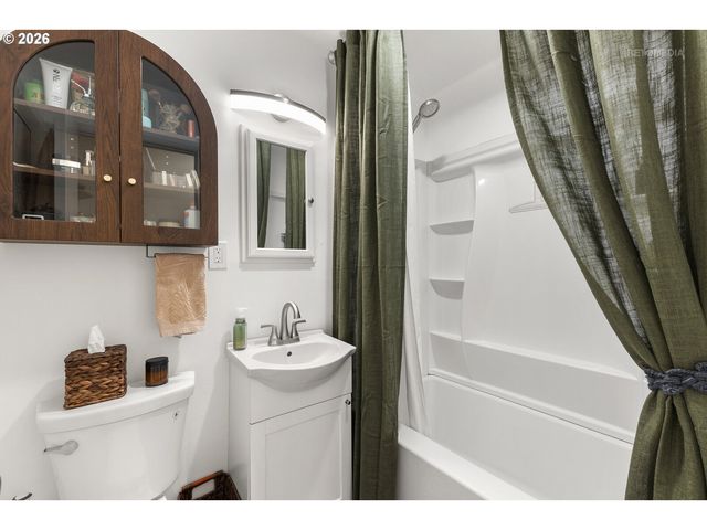 203 ELURIA St, Oregon City, OR 97045