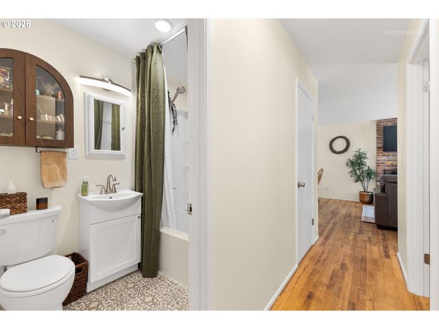 203 ELURIA St, Oregon City, OR 97045