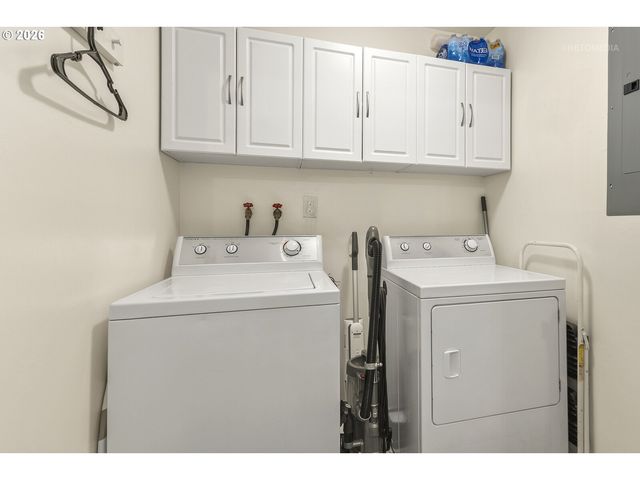 203 ELURIA St, Oregon City, OR 97045
