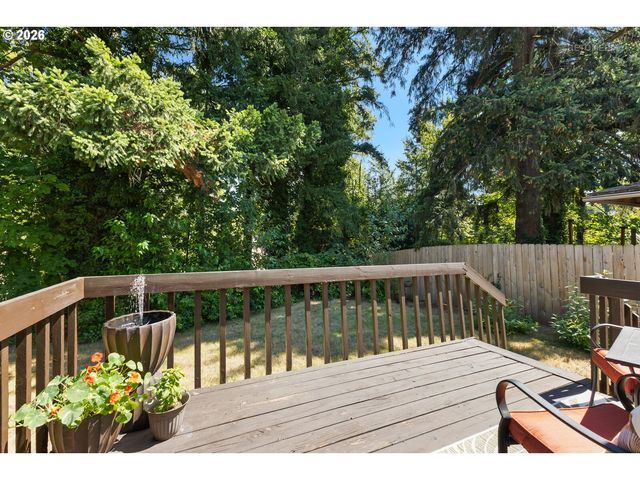 203 ELURIA St, Oregon City, OR 97045