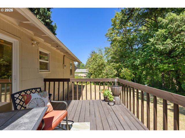 203 ELURIA St, Oregon City, OR 97045
