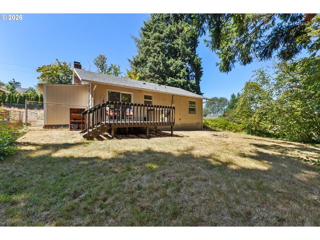 203 ELURIA St, Oregon City, OR 97045