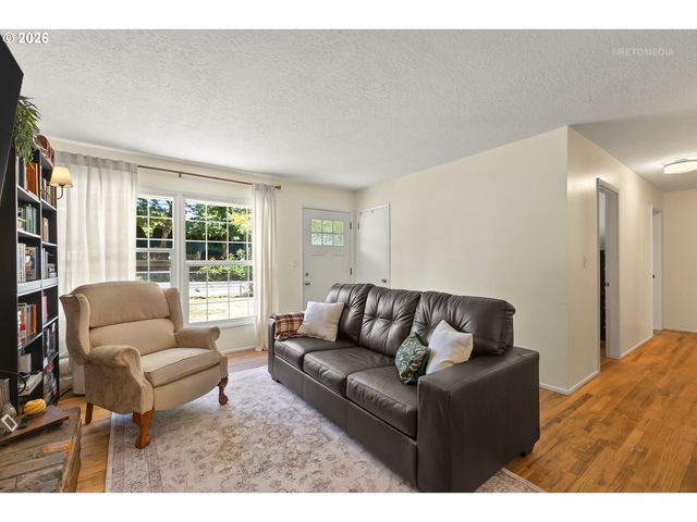 203 ELURIA St, Oregon City, OR 97045