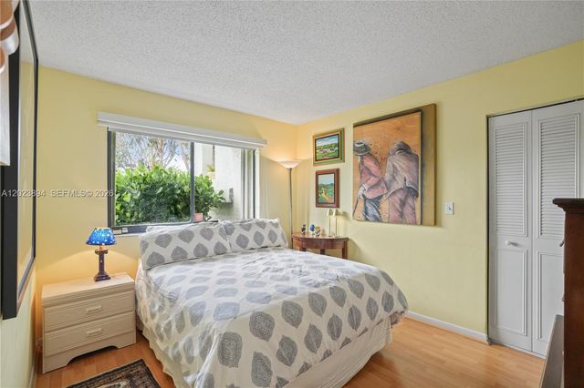 21300 San Simeon Way N5, Miami, FL 33179