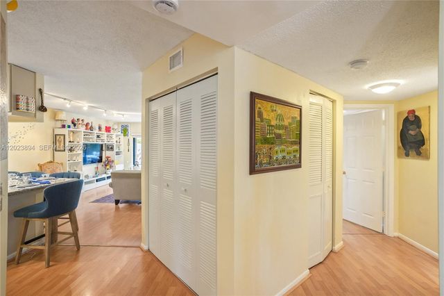 21300 San Simeon Way N5, Miami, FL 33179