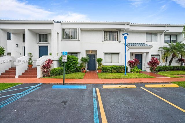 21300 San Simeon Way N5, Miami, FL 33179