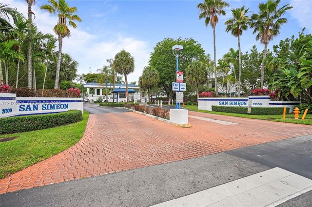 21300 San Simeon Way N5, Miami, FL 33179